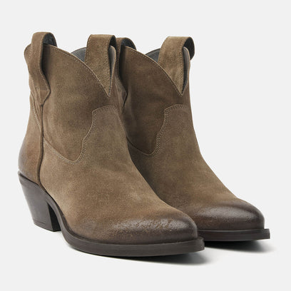 Gigi Women's Suede Ankle Boots Sand