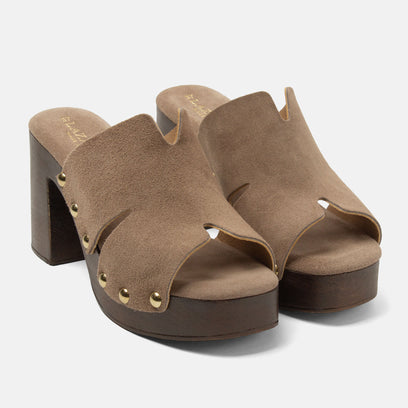 Zoccoli da donna in pelle scamosciata Juna color tortora