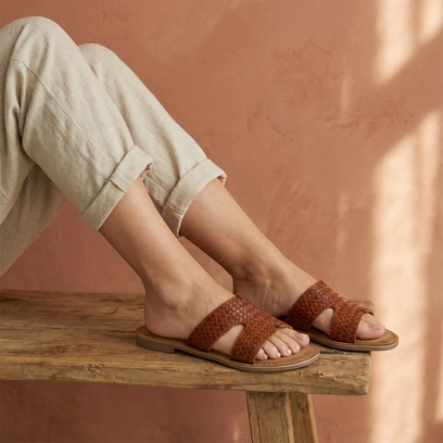 Puck Women's Leather Slippers Tan